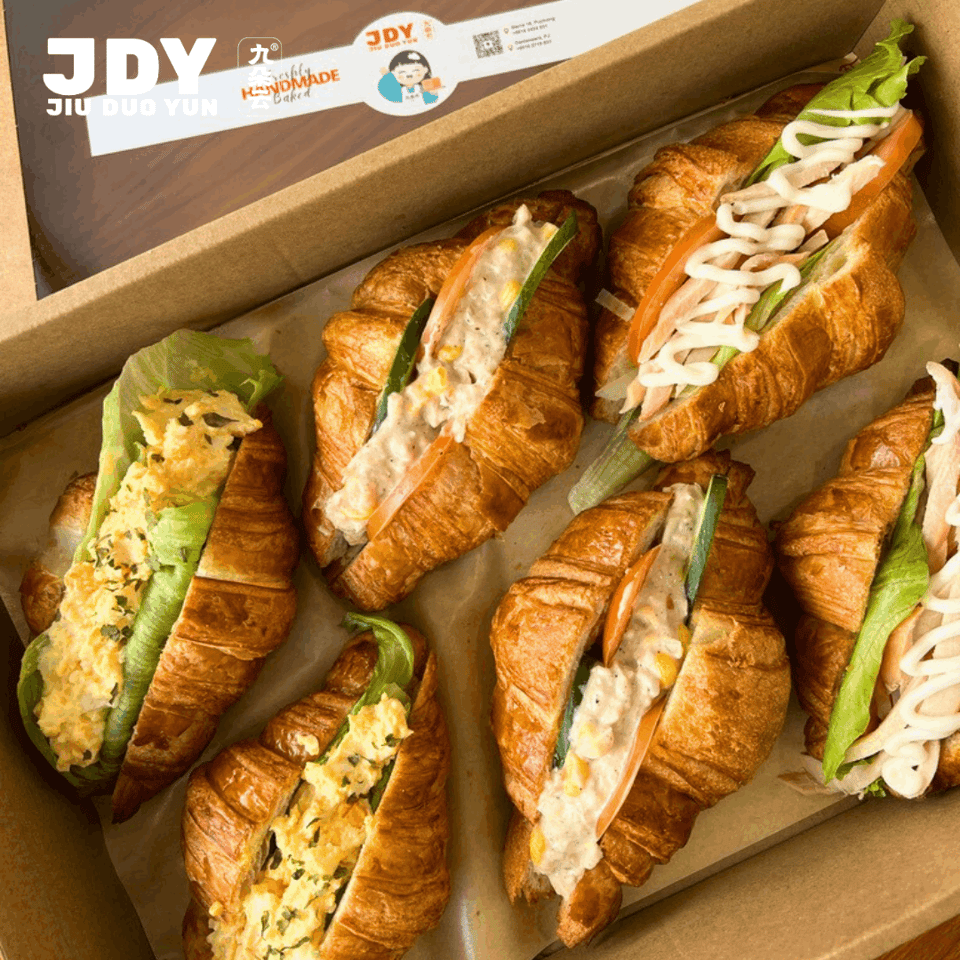 Croissant Sandwich GatherBox 1